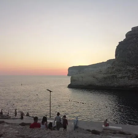 Kalkara's Seafront Flat 30mins From Valletta City! Апартаменты Калкара