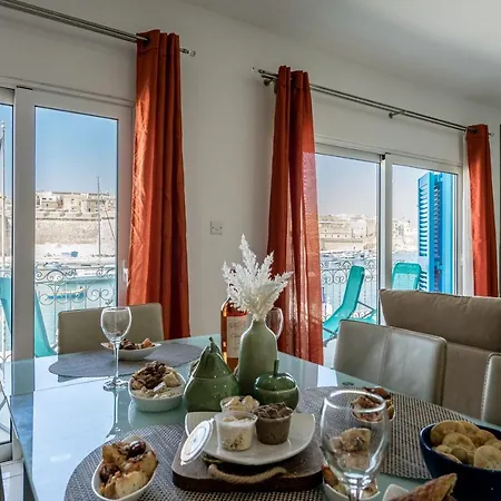 Апартаменты Kalkara's Seafront Flat 30mins From Valletta City! *