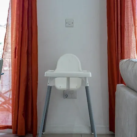 Kalkara's Seafront Flat 30mins From Valletta City! Апартаменты