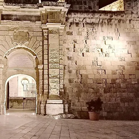 Kalkara's Seafront Flat 30mins From Valletta City!