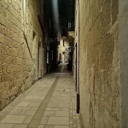 Kalkara's Seafront Flat 30mins From Valletta City!