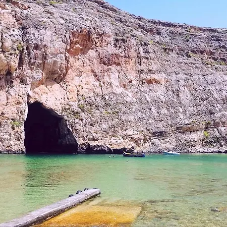 Kalkara's Seafront Flat 30mins From Valletta City! *