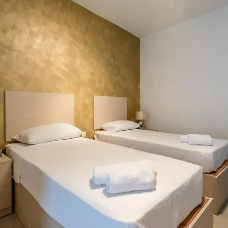 Kalkara's Seafront Flat 30mins From Valletta City! Διαμέρισμα Kalkara