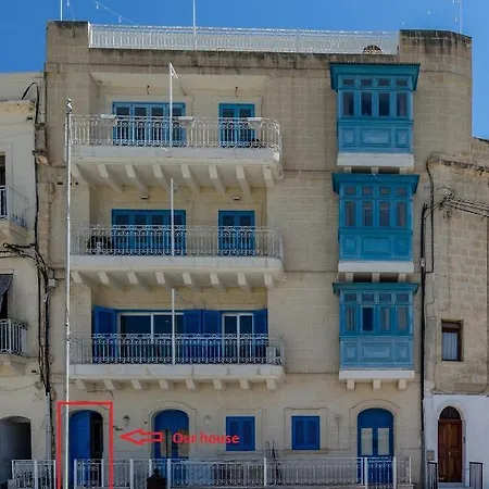 Kalkara's Seafront Flat 30mins From Valletta City!